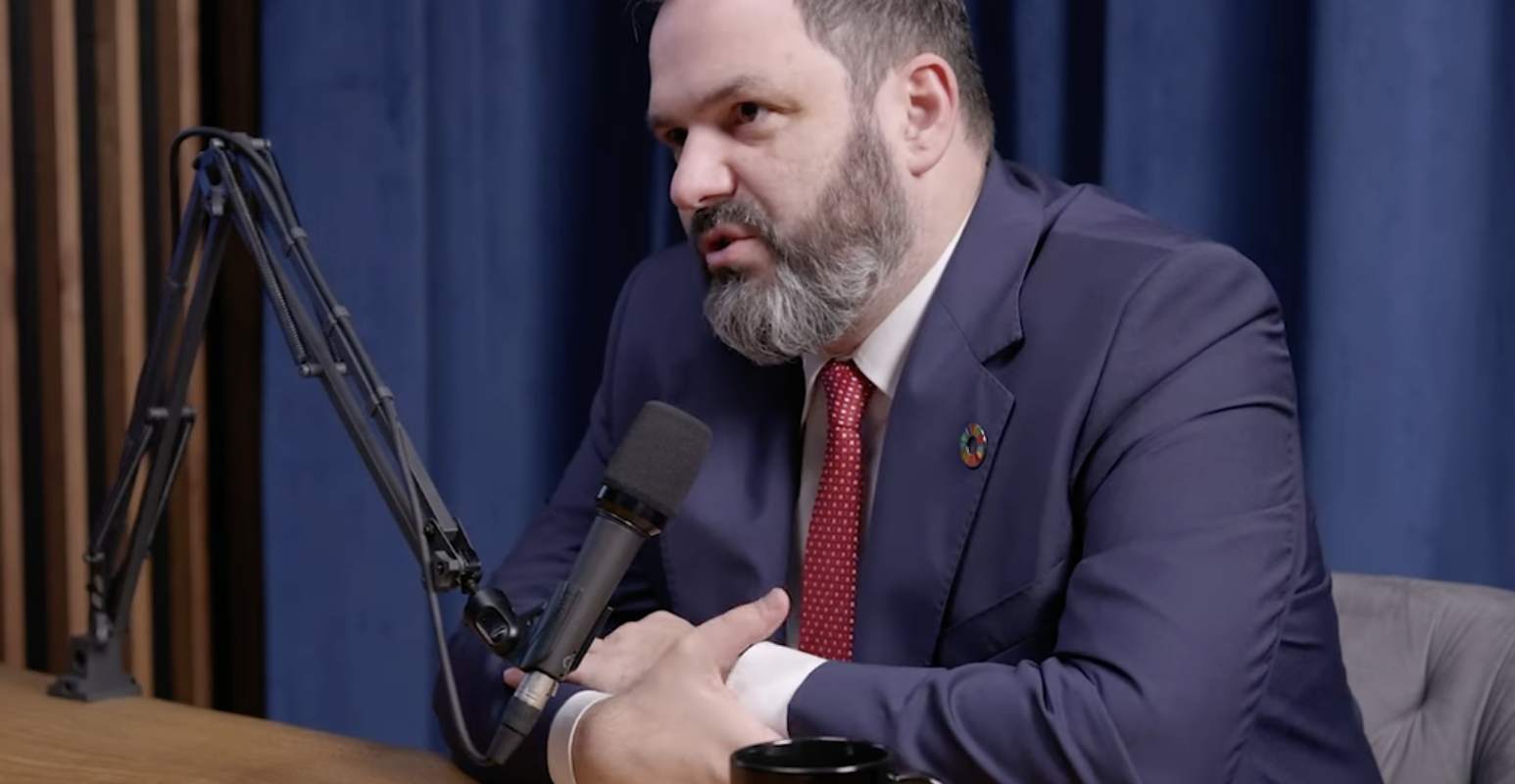 Kamil Wyszkowski w podcaście „Maksymalna Dawka Wiedzy”.